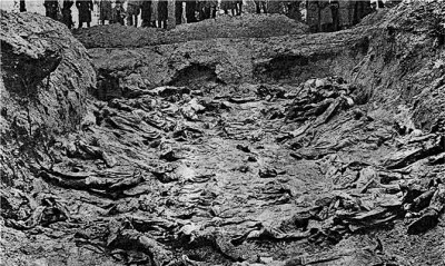 Zdjęcie z ekshumacji ciał polskich oficerów zamordowanych przez NKWD w Katyniu w 1940, Katyń 1943
Zbrodnia katyńska w świetle dokumentów / z przedm. Władysława Andersa / 1943 rok