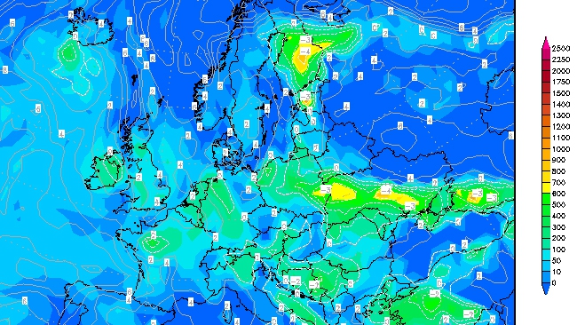 W środę w lekko niestabilnej masie powietrza mogą utworzyć się lokalne komórki opadowe i burzowe