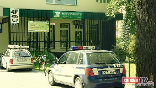 Zdjęcie archiwalne z 16 czerwca br. z napadu na placówkę bankową w Rymanowie-Zdroju