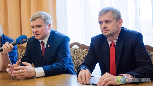 Piotr Przytocki - Prezydent Miasta Krosna i Janusz Fic - Prezez MPGK Krosno