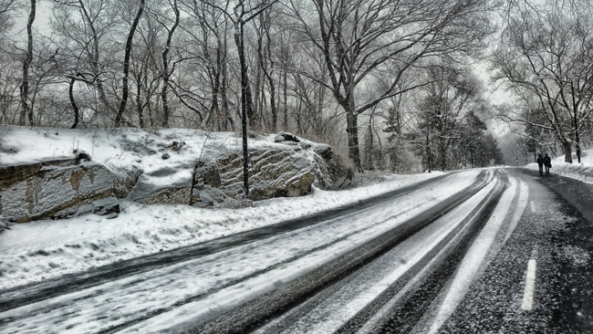 W piątek sypnie śniegiem, potem złapie solidny mróz. W niedzielę sięgnie wyż.