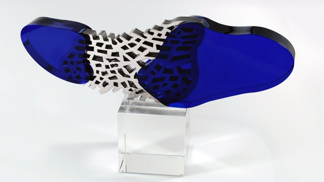 Witold Śliwiński / szkło bezbarwne, szkło kolorowe (barwione w masie) / stal nierdzewna / 230 × 400 cm, 2015