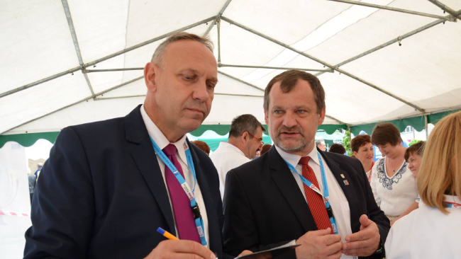 Na zdjęciu: po lewej stronie Adam Skiba (PiS), kandydata na prezydenta Krosna.