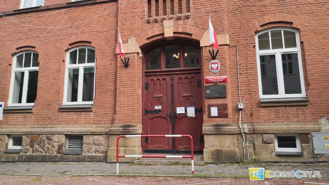 Liceum Ogólnokształcące im. Mikołaja Kopernika w Krośnie z wynikiem 98,6%.