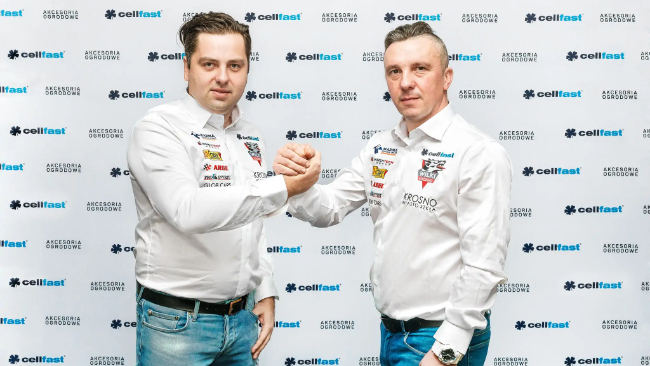 Na zdjęciu: dyrektor zarządzający - Michał Finfa, trener - Ireneusz Kwieciński.