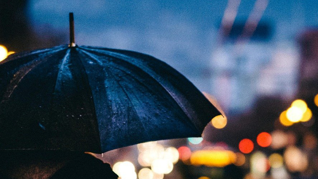 Początek tygodnia z bardzo kiepską pogodą. Będzie pochmurno i deszczowo, niczym w listopadzie.