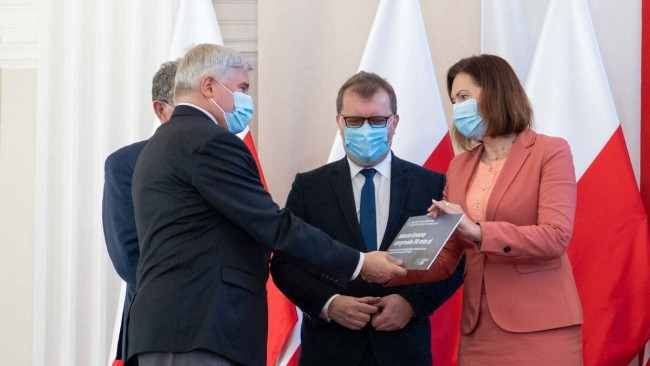Piotr Przytocki - prezydent Krosna, Piotr Babinetz - Poseł na Sejm RP oraz Ewa Leniart - wojewoda podkarpacki.
