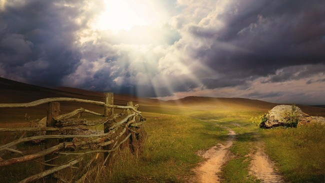 W środku tygodnia - szczególnie w czwartek - spodziewajmy się burz.