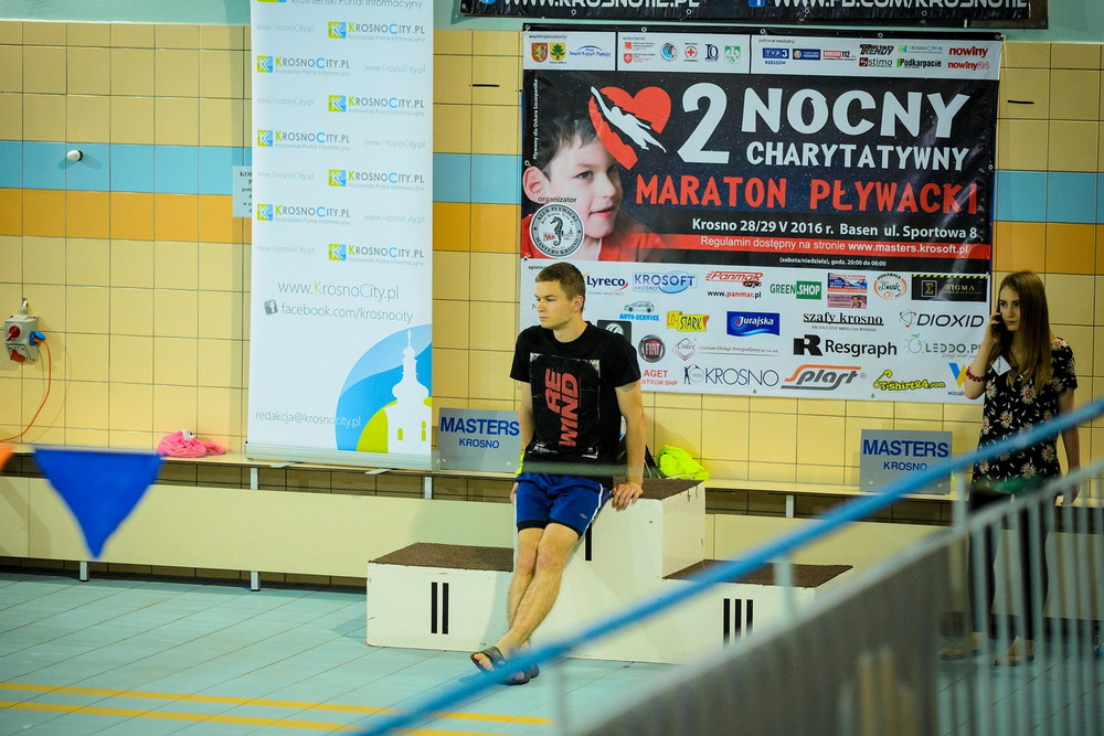 2. Nocny Charytatywny Maraton Pływacki. Fot. Karol Słomka