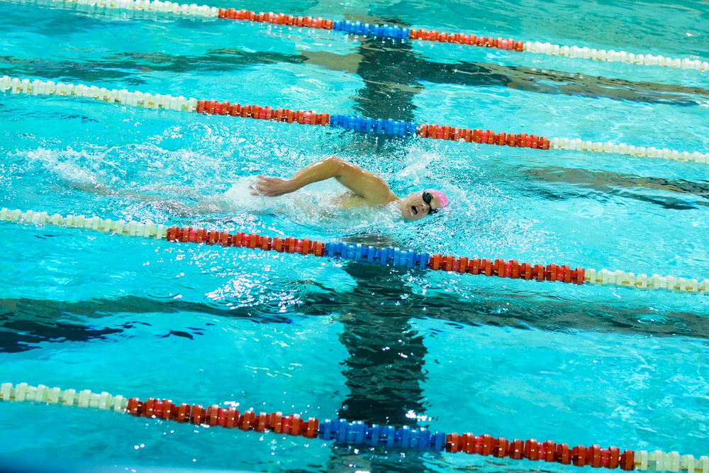 2. Nocny Charytatywny Maraton Pływacki. Fot. Karol Słomka