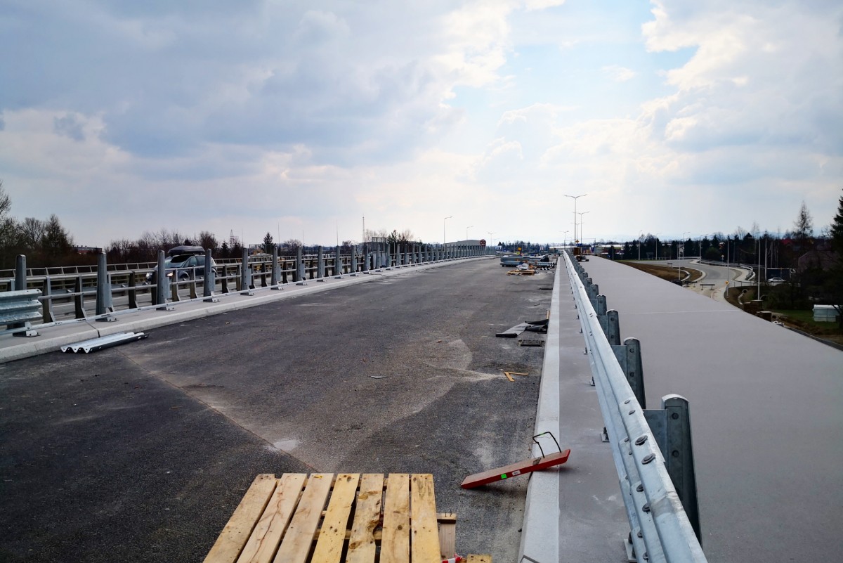 Za kilka tygodni pojedziemy nowym wiaduktem [ZDJĘCIA]