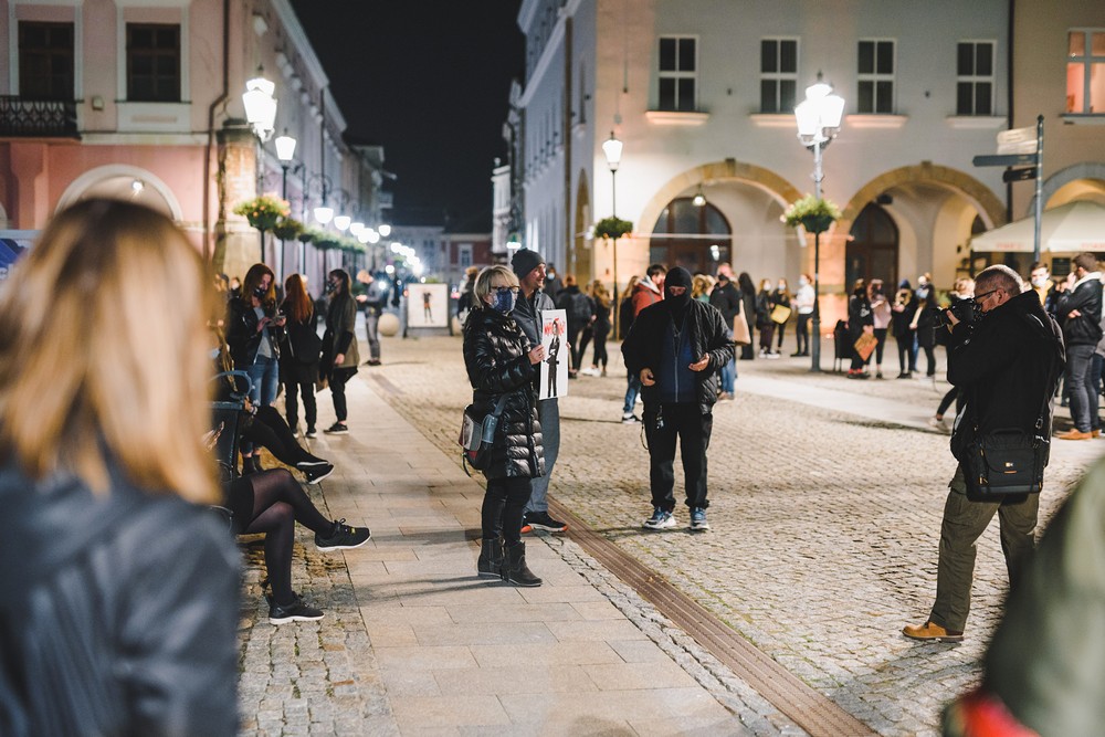 Protest kobiet w Krośnie w sprawie wyroku TK