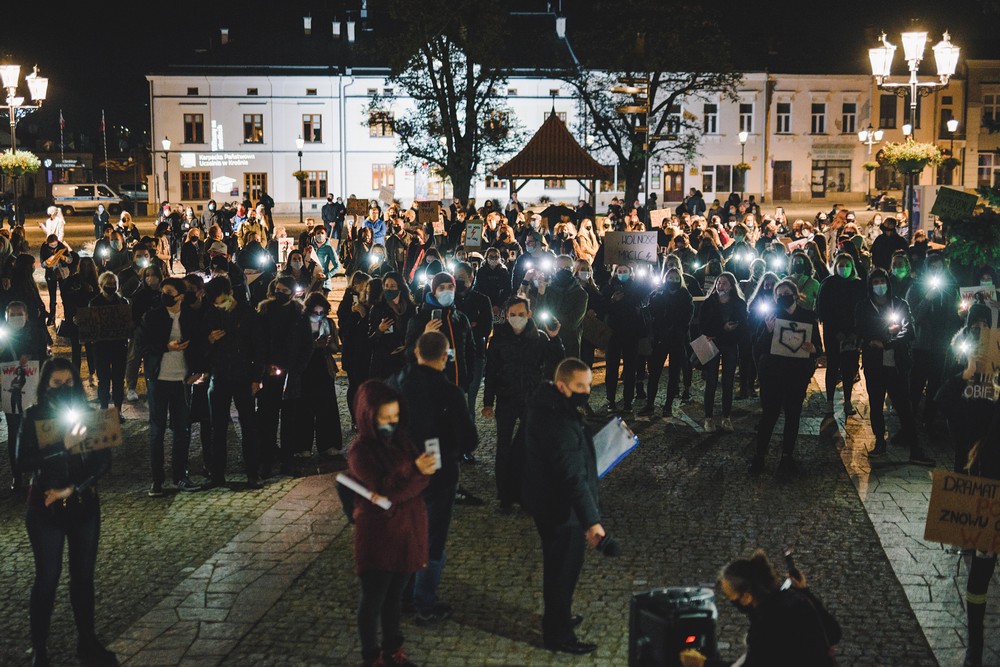 Protest kobiet w Krośnie w sprawie wyroku TK