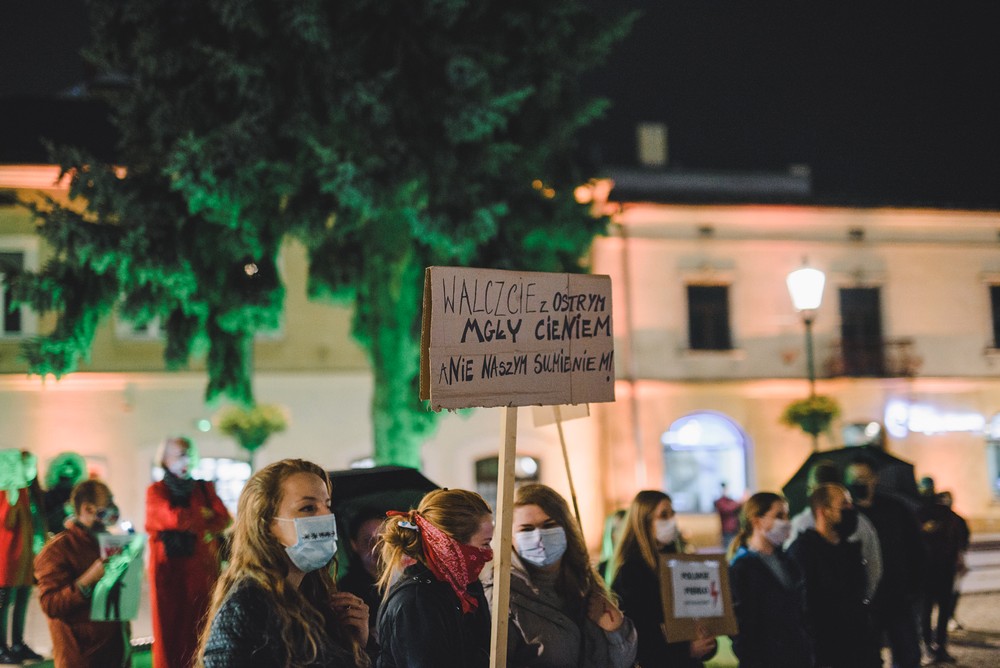 Protest kobiet w Krośnie w sprawie wyroku TK