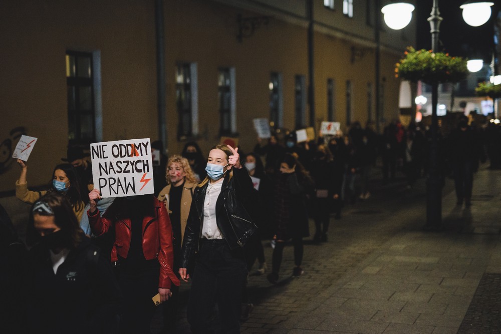 Protest kobiet w Krośnie w sprawie wyroku TK