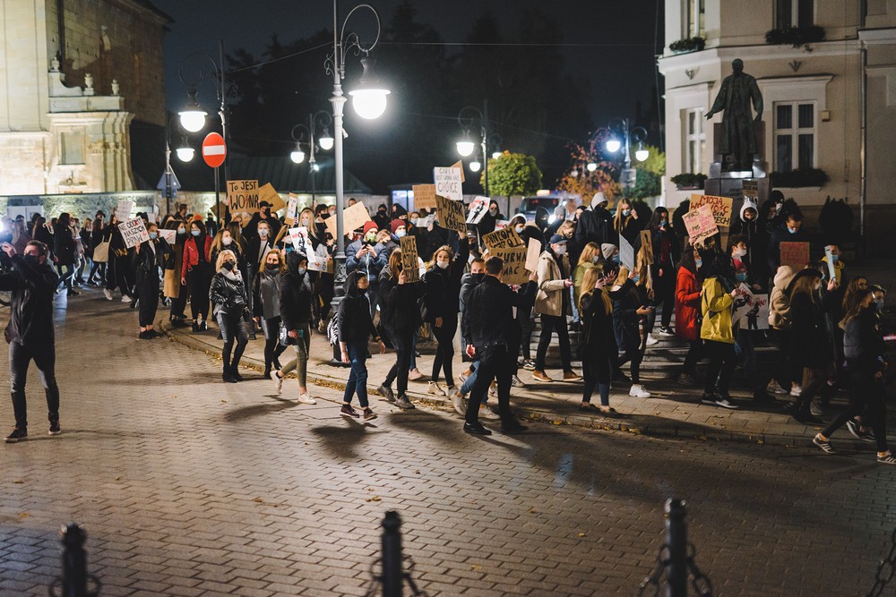 Protest kobiet w Krośnie w sprawie wyroku TK