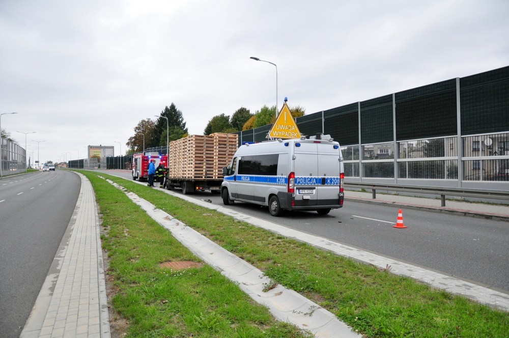 Zderzenie Golfa z dostawczym Iveco