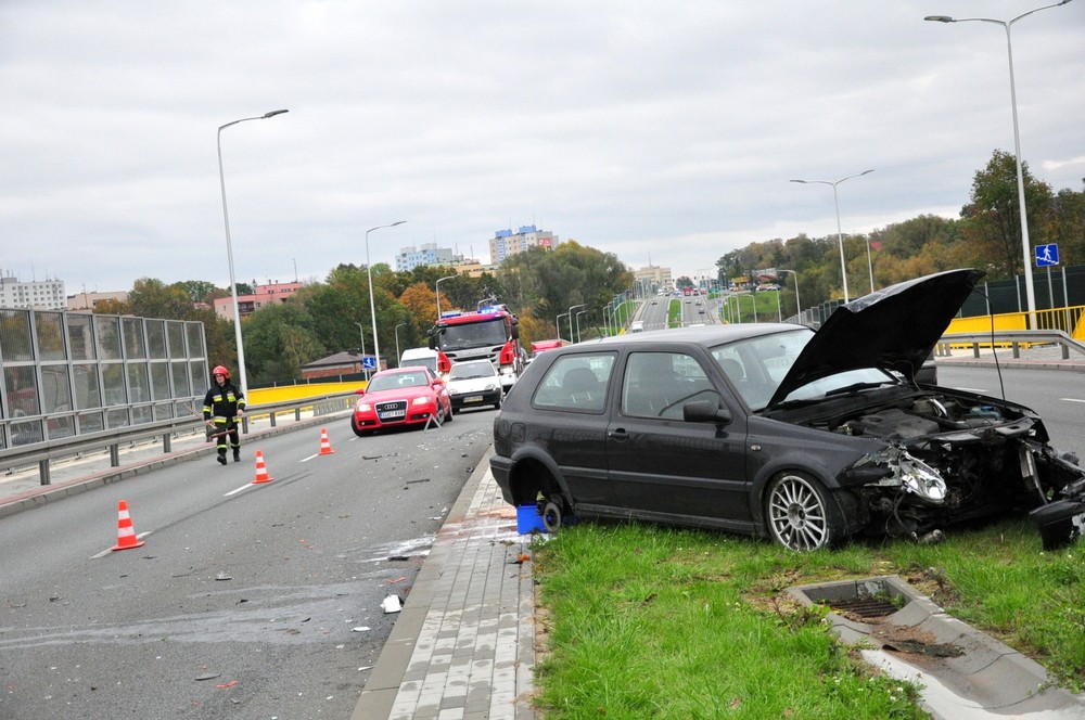 Zderzenie Golfa z dostawczym Iveco