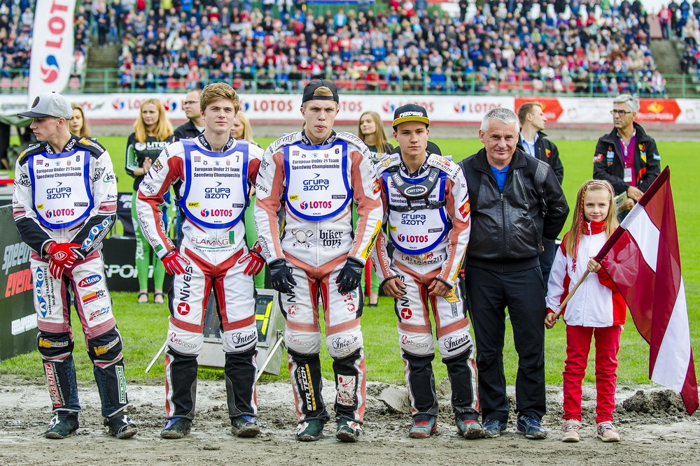 DMEJ w rękach Polaków. Fot. Karol Słomka