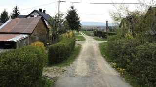 Nowy asfalt w Potoku: Modernizacja drogi wewnętrznej.