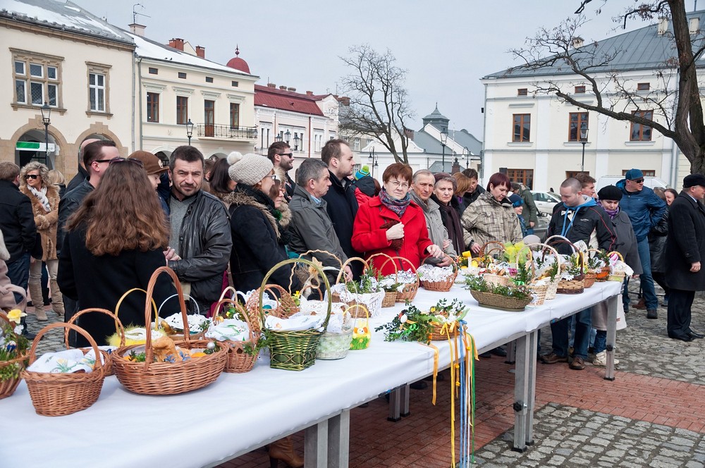 Wielkanocny stół na Rynku Fot. Łukasz Jaracz