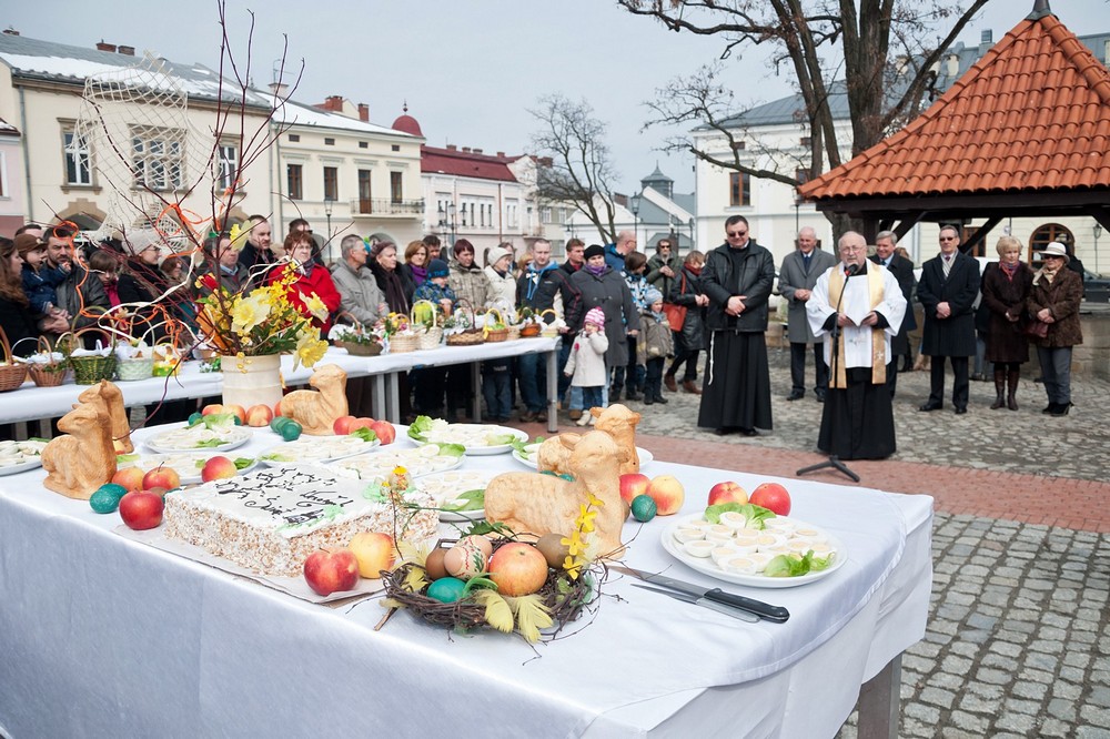 Wielkanocny stół na Rynku Fot. Łukasz Jaracz