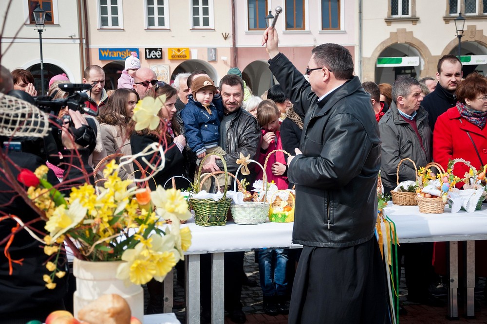 Wielkanocny stół na Rynku Fot. Łukasz Jaracz