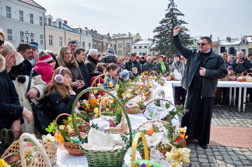 Wielkanocny stół na Rynku Fot. Łukasz Jaracz