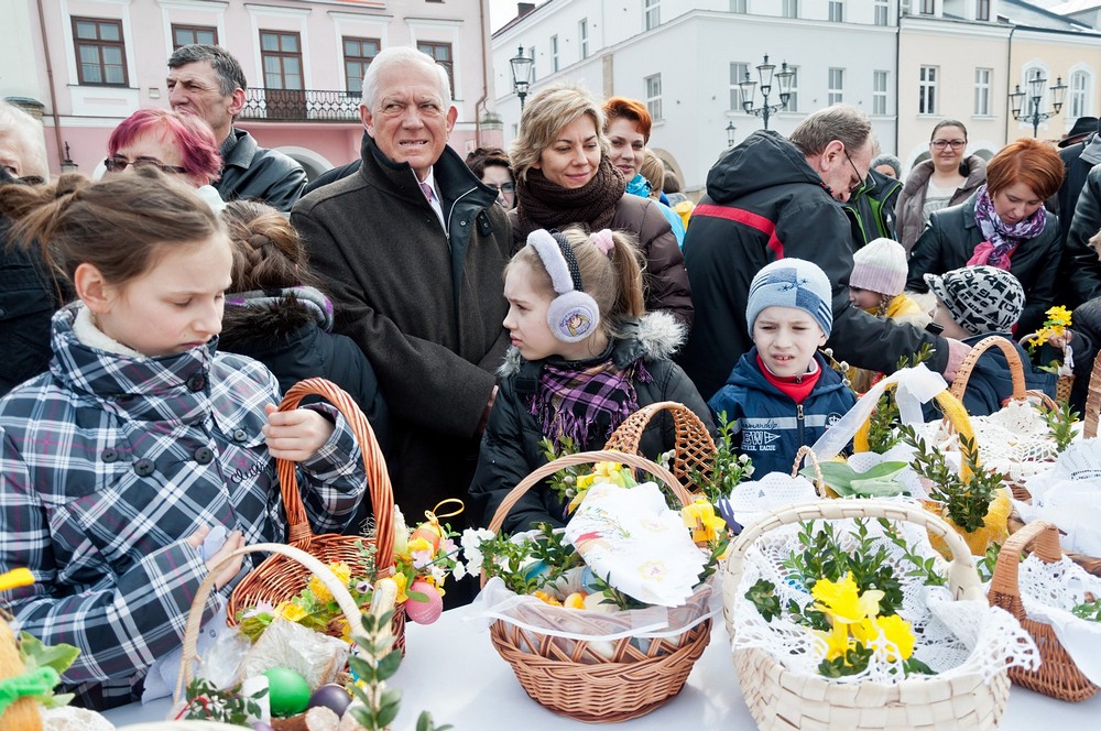 Wielkanocny stół na Rynku Fot. Łukasz Jaracz
