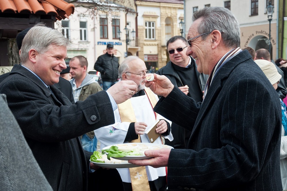 Wielkanocny stół na Rynku Fot. Łukasz Jaracz