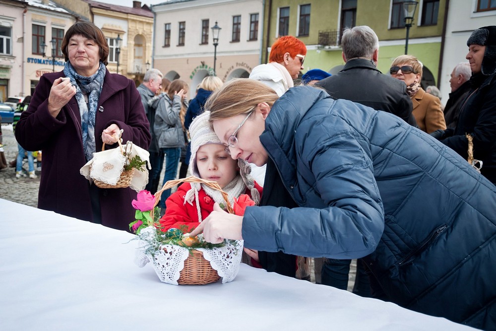 Wielkanocny stół na Rynku Fot. Łukasz Jaracz