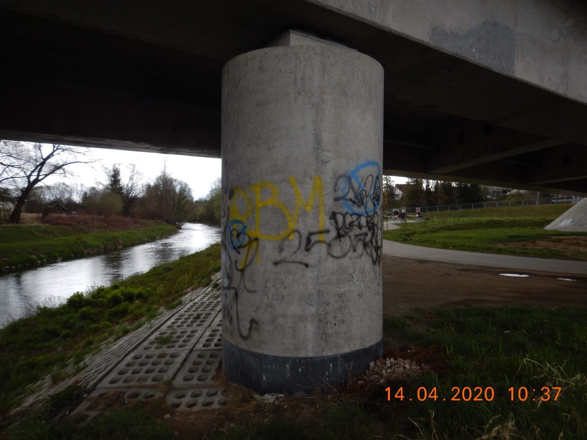 Pseudografficiarze zdewastowali kilka obiektów w Krośnie