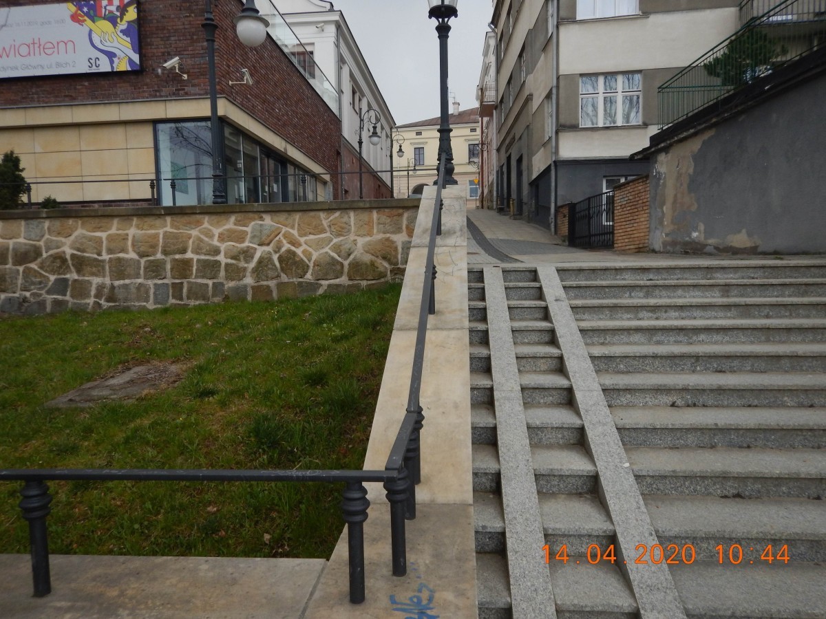 Pseudografficiarze zdewastowali kilka obiektów w Krośnie