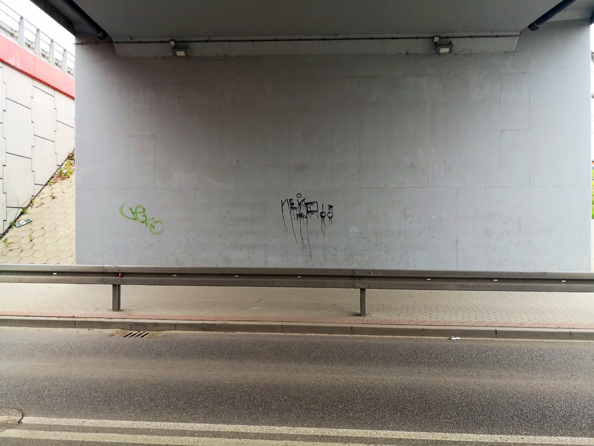 Pseudografficiarze zdewastowali kilka obiektów w Krośnie