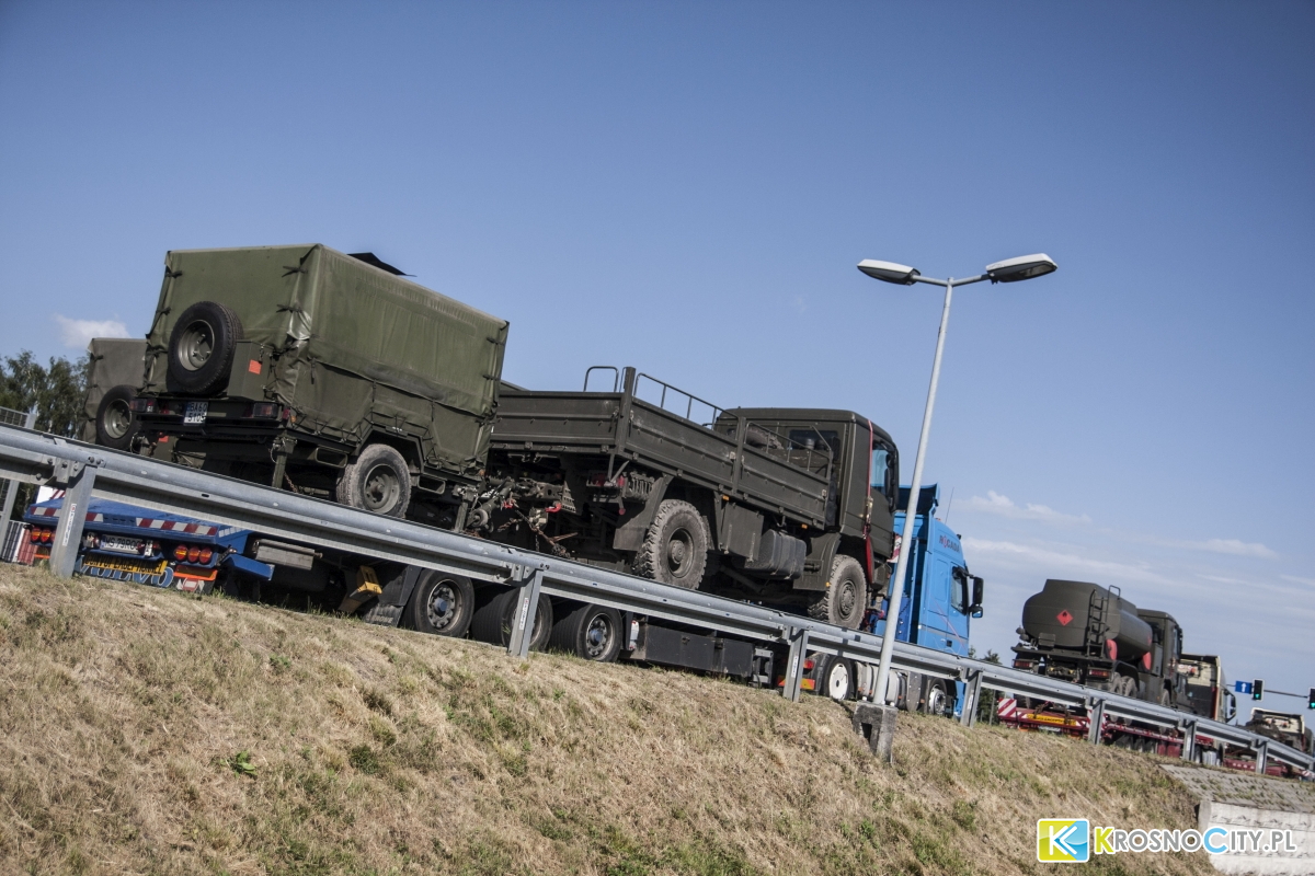 Konwój rumuńskich maszyn wojskowych przez DK28