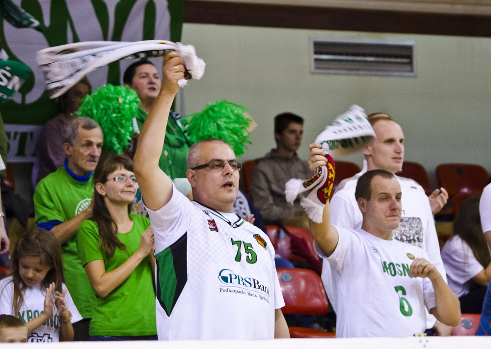KOSZYKÓWKA: Miasto Szkła Krosno 62:52 Legia Warszawa. Fot. Karol Słomka