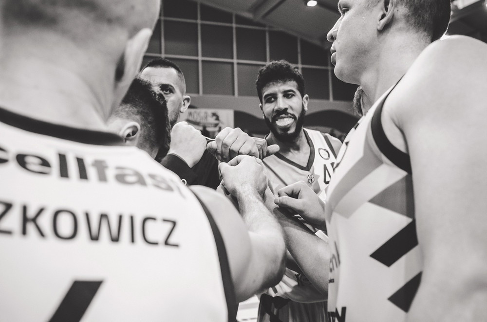 Miasto Szkła wygrywa z Energą Czarnymi. Fot. Łukasz Jaracz