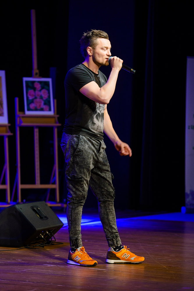 Mateusz Mijal i Liber zagrali w Krośnie. Fot. Łukasz Jaracz