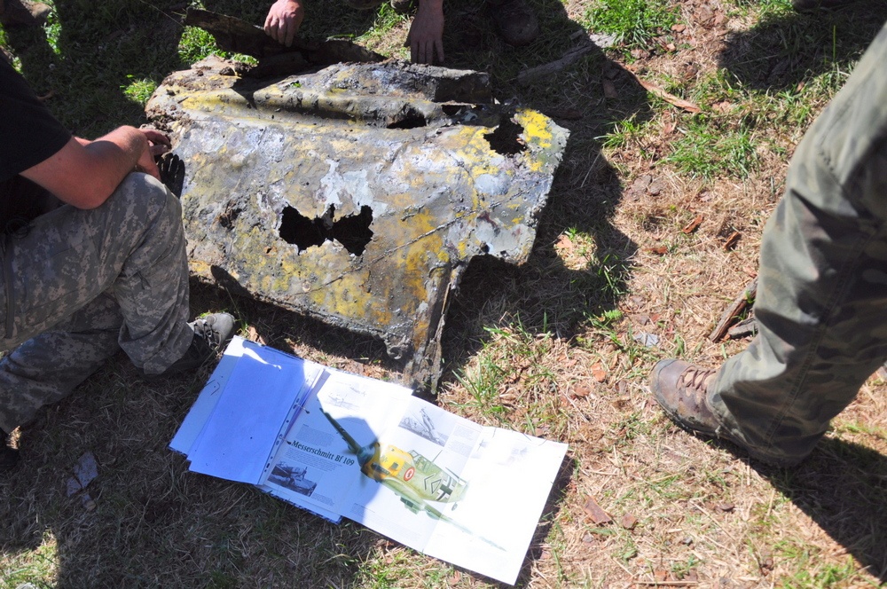 Prace archeologiczne: Messerschmitt Bf 109 E. Fot. KrosnoCity.pl