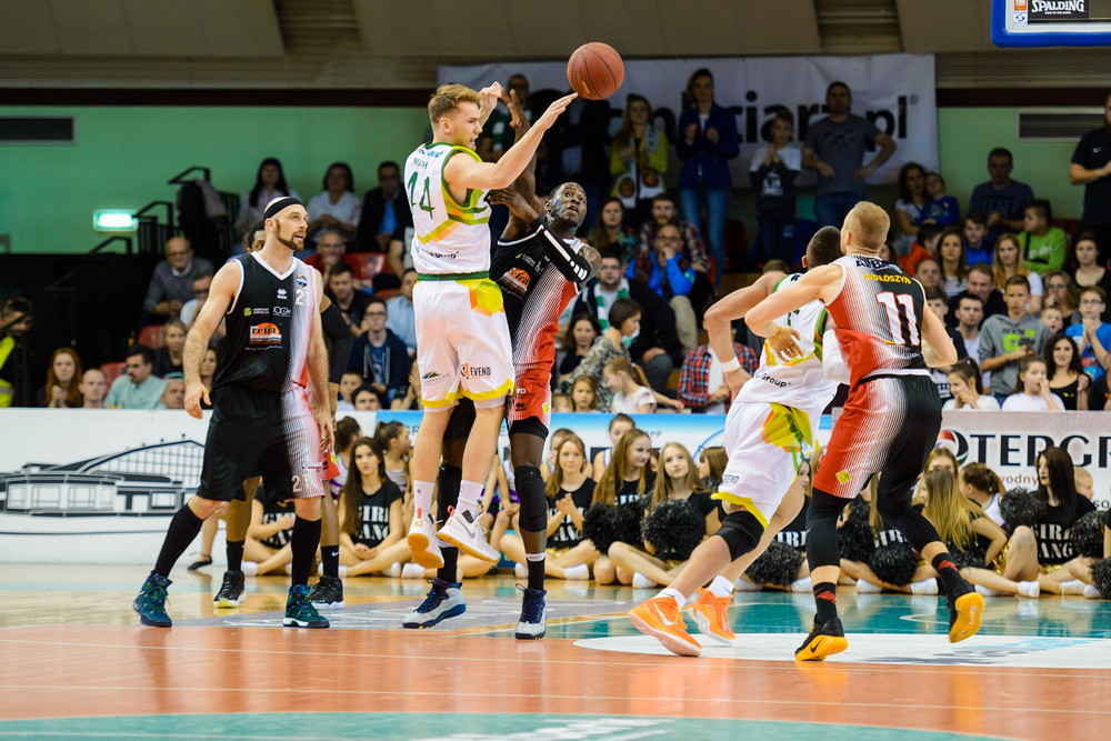 Miasto Szkła Krosno - MKS Dąbrowa Górnicza. Fot. Łukasz Jaracz