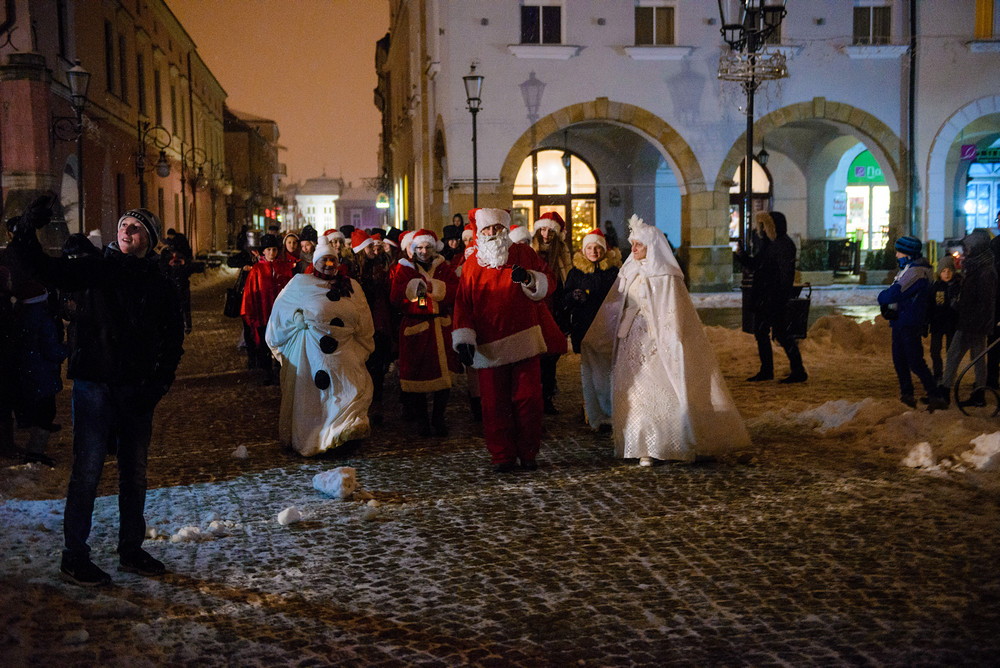 Święty Mikołaj odwiedził Rynek Krosna. Fot. Łukasz Jaracz