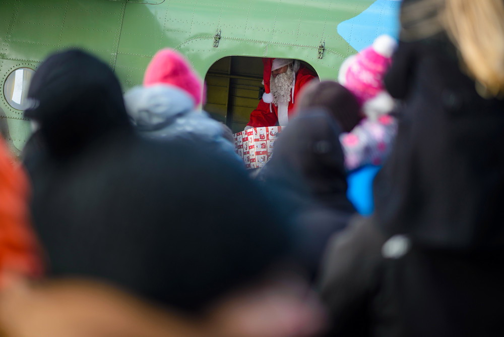 Mikołajki 2015 na lotnisku. Fot. Łukasz Jaracz