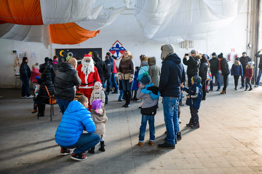 Mikołajki 2015 na lotnisku. Fot. Łukasz Jaracz