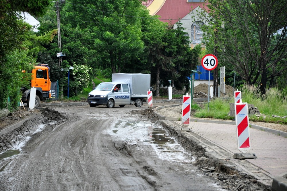 Zamknięta ul. Moniuszki. Mieszkańcy skarżą się na chaos