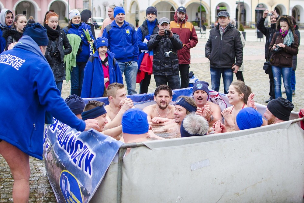 III Krośnieńskie Morsowanie na Rynku. Fot. Karol Słomka