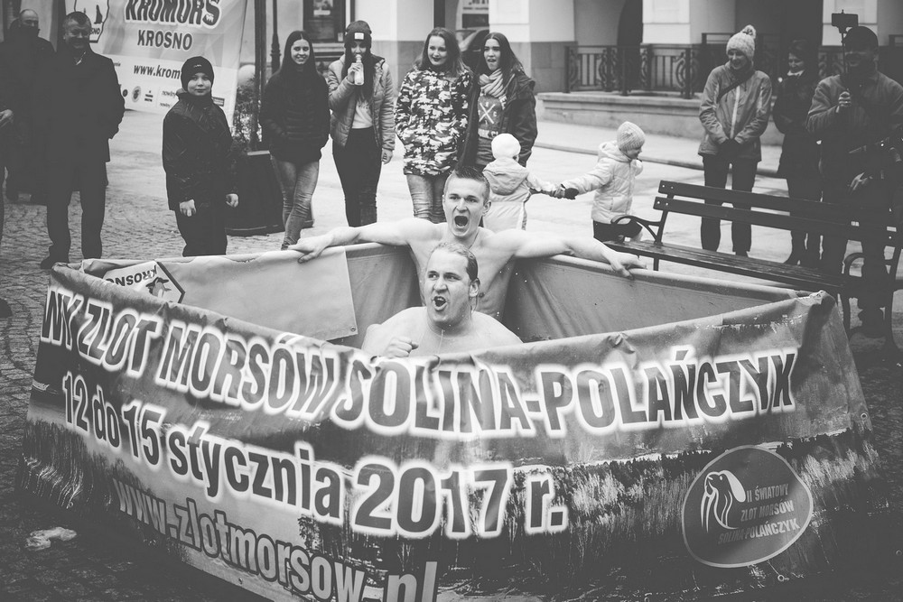 III Krośnieńskie Morsowanie na Rynku. Fot. Karol Słomka