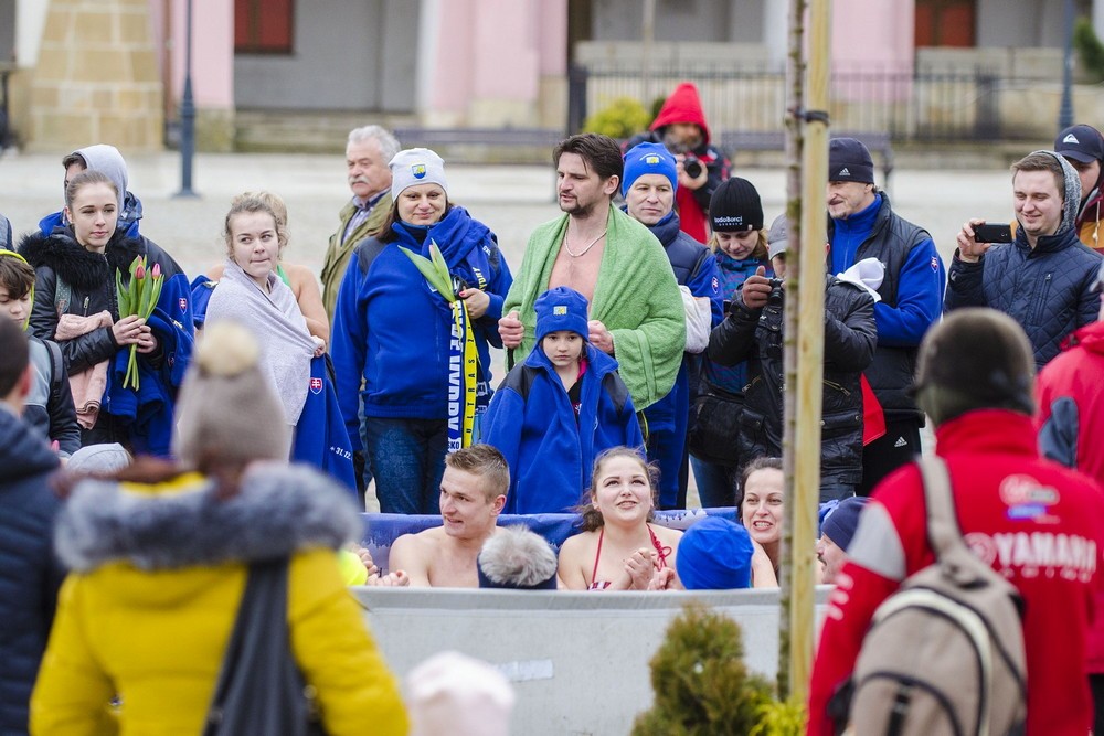 III Krośnieńskie Morsowanie na Rynku. Fot. Karol Słomka