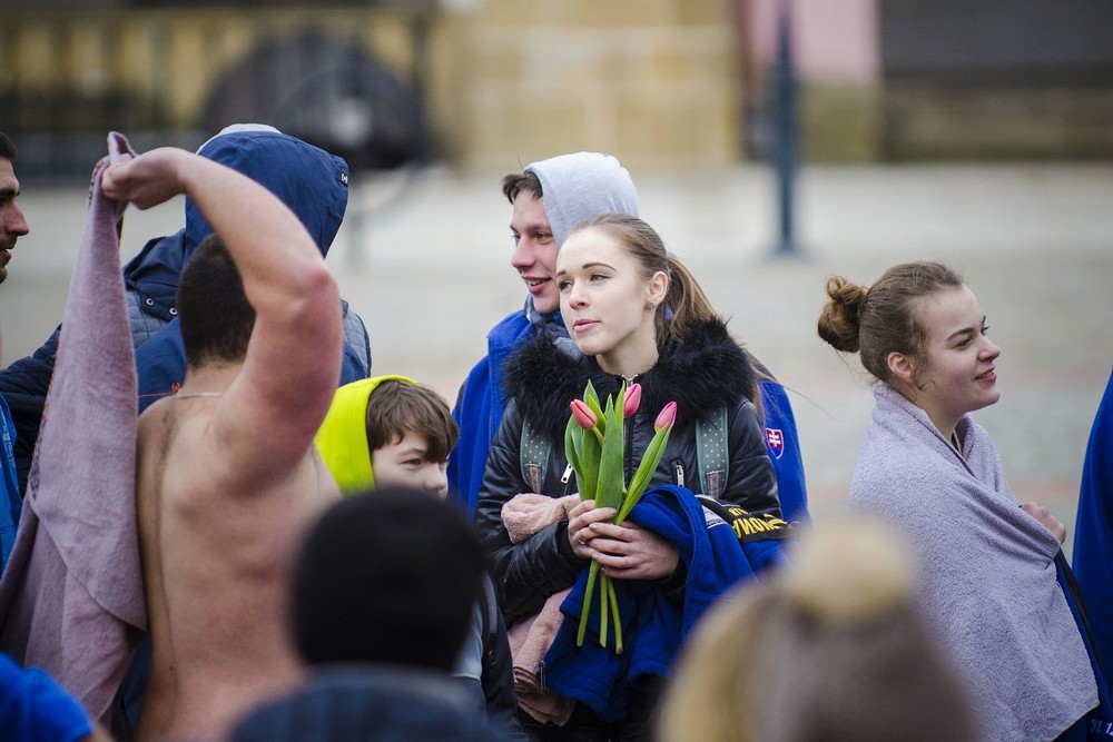 III Krośnieńskie Morsowanie na Rynku. Fot. Karol Słomka