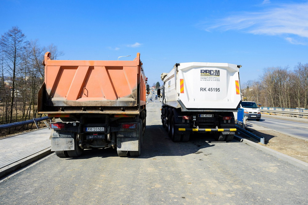 Próbne obciążenie mostu na DK28. Fot. Łukasz Jaracz
