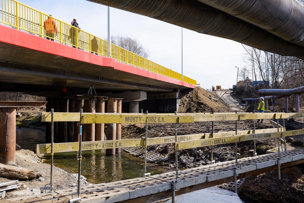 Próbne obciążenie mostu na DK28. Fot. Łukasz Jaracz